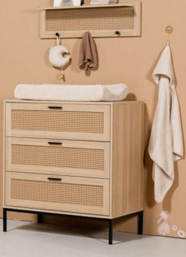 Low Cabinet + Safety Rail