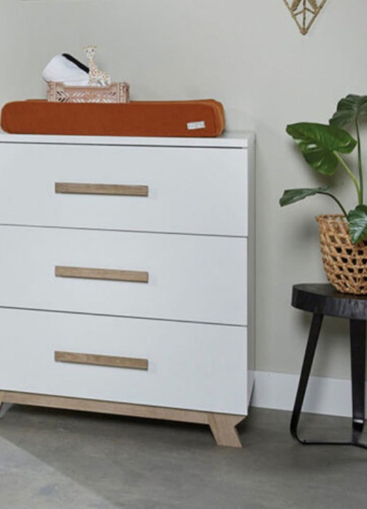 Low Cabinet + Safety Rail
